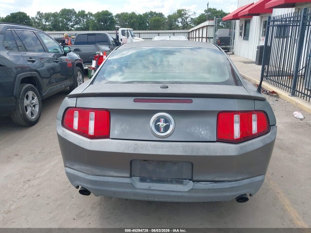 2011 Ford Mustang V6 Premium მანქანა იყიდება აუქციონზე, vin: 1ZVBP8AM5B5109738, აუქციონის ნომერი: 45294728