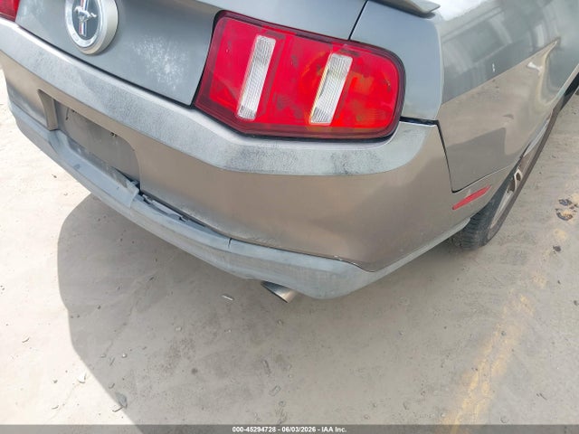 2011 Ford Mustang V6 Premium მანქანა იყიდება აუქციონზე, vin: 1ZVBP8AM5B5109738, აუქციონის ნომერი: 45294728