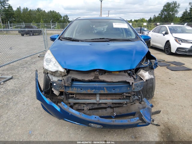 Toyota Prius C Four 2014 JTDKDTB30E1068905 Image 13
