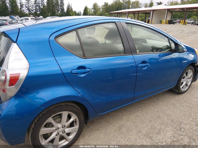 Toyota Prius C Four 2014 JTDKDTB30E1068905 Image 14