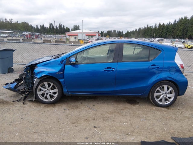 Toyota Prius C Four 2014 JTDKDTB30E1068905 Image 15