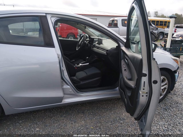 3MYDLBYV8HY184126 Toyota YARIS IA