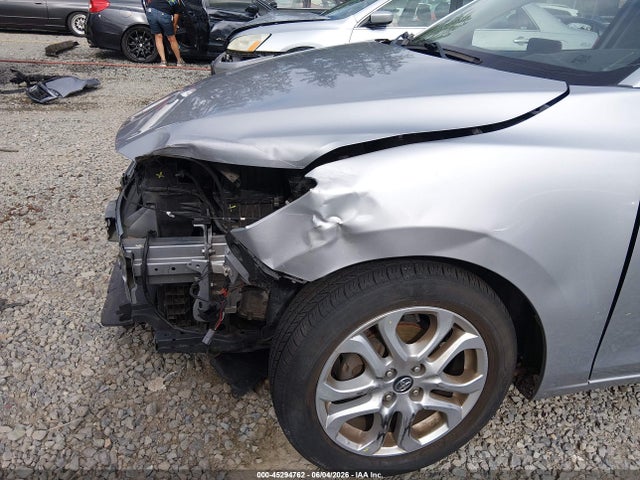 3MYDLBYV8HY184126 Toyota YARIS IA
