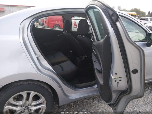 3MYDLBYV8HY184126 Toyota YARIS IA