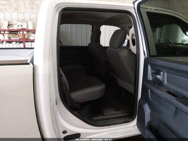 45294773 :رقم المزاد ، 1C6RR7KG5JS300498 vin ، 2018 Ram 1500 Tradesman  4x4 5'7 Box مزاد بيع