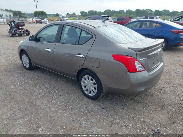 45294934 :رقم المزاد ، 3N1CN7AP3DL857590 vin ، 2013 Nissan Versa 1.6 Sv مزاد بيع