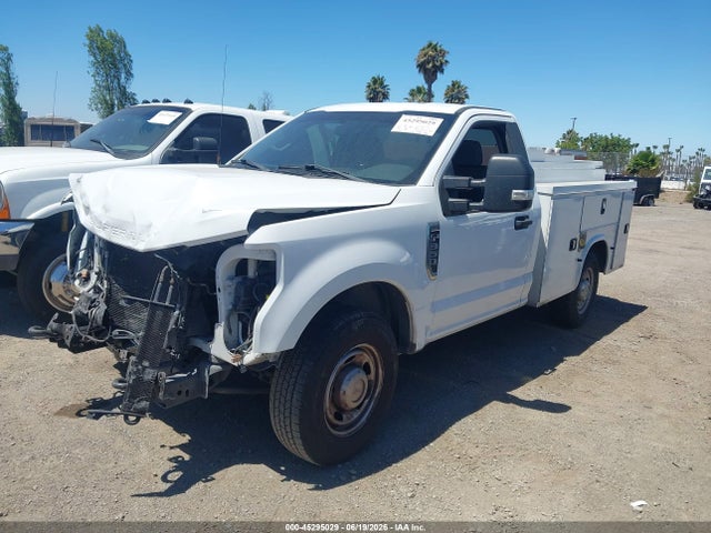 Ford F-350 Xl 2018 1FDBF3A62JEC48195 Image 2