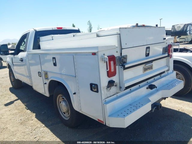 Ford F-350 Xl 2018 1FDBF3A62JEC48195 Image 3