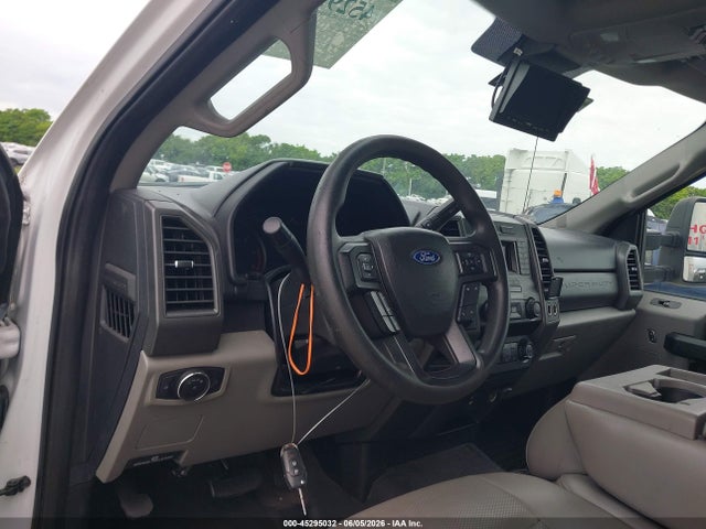 45295032 :رقم المزاد ، 1FDTF4GN8LEC53493 vin ، 2020 Ford F-450 Chassis Xl مزاد بيع