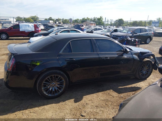 2013 Chrysler 300c John Varvatos Limited Edition მანქანა იყიდება აუქციონზე, vin: 2C3CCADT0DH740992, აუქციონის ნომერი: 45295156