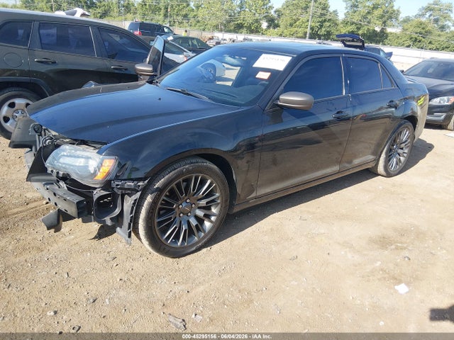 2013 Chrysler 300c John Varvatos Limited Edition მანქანა იყიდება აუქციონზე, vin: 2C3CCADT0DH740992, აუქციონის ნომერი: 45295156