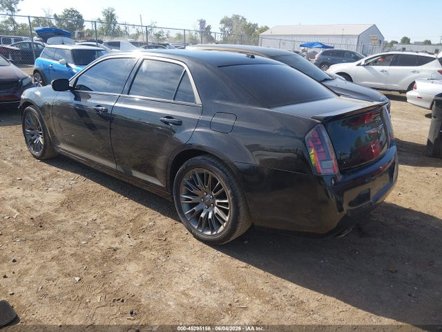2013 Chrysler 300c John Varvatos Limited Edition მანქანა იყიდება აუქციონზე, vin: 2C3CCADT0DH740992, აუქციონის ნომერი: 45295156