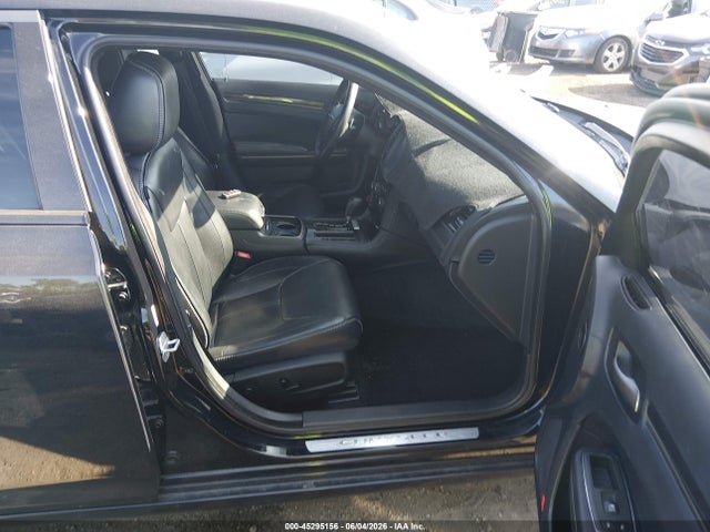 2013 Chrysler 300c John Varvatos Limited Edition მანქანა იყიდება აუქციონზე, vin: 2C3CCADT0DH740992, აუქციონის ნომერი: 45295156