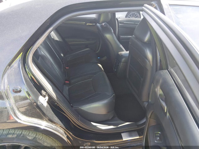 2013 Chrysler 300c John Varvatos Limited Edition მანქანა იყიდება აუქციონზე, vin: 2C3CCADT0DH740992, აუქციონის ნომერი: 45295156