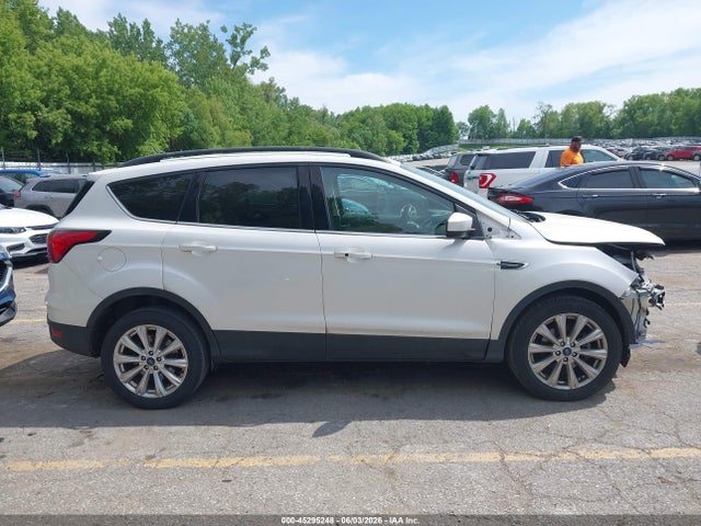 1FMCU0HDXKUC57490 Ford ESCAPE SEL