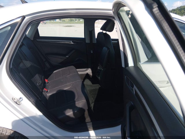 Продаж на аукціоні авто 2018 Volkswagen Passat 2.0t Se, vin: 1VWBA7A36JC038174, номер лоту: 45295299