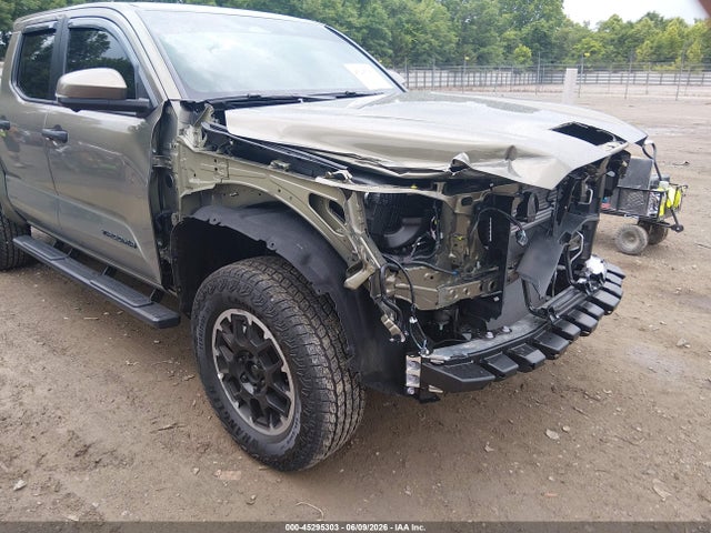 2026 Toyota Tacoma Trd Off Road მანქანა იყიდება აუქციონზე, vin: 3TMLB5JN6TM232814, აუქციონის ნომერი: 45295303