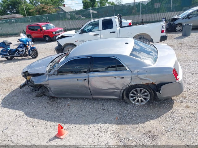 2011 Chrysler 300 Limited მანქანა იყიდება აუქციონზე, vin: 2C3CA5CG2BH533017, აუქციონის ნომერი: 45295304