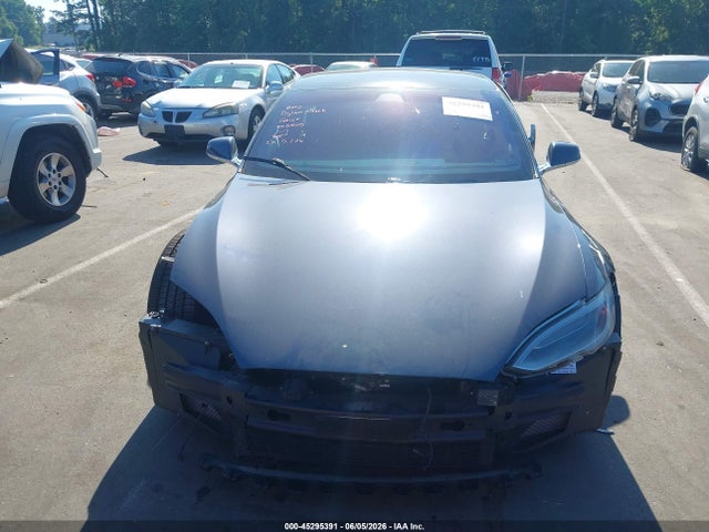 2018 Tesla Model S 100d/75d/p100d მანქანა იყიდება აუქციონზე, vin: 5YJSA1E22JF245505, აუქციონის ნომერი: 45295391