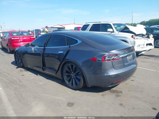 2018 Tesla Model S 100d/75d/p100d მანქანა იყიდება აუქციონზე, vin: 5YJSA1E22JF245505, აუქციონის ნომერი: 45295391
