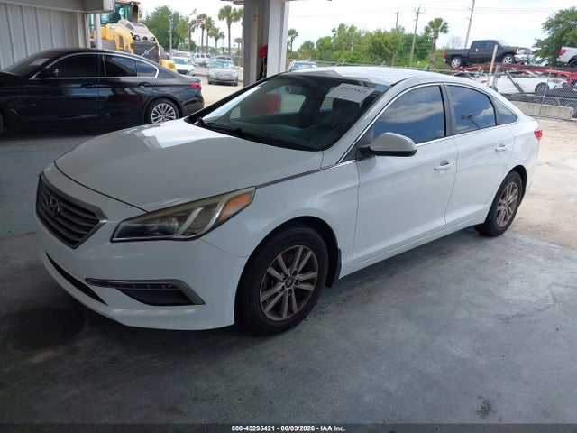 Продажа на аукционе авто 2015 Hyundai Sonata Se, vin: 5NPE24AF2FH183147, номер лота: 45295421