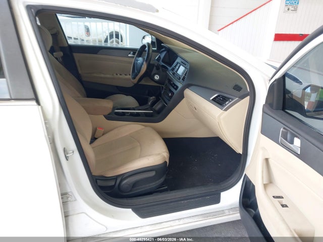 Продажа на аукционе авто 2015 Hyundai Sonata Se, vin: 5NPE24AF2FH183147, номер лота: 45295421