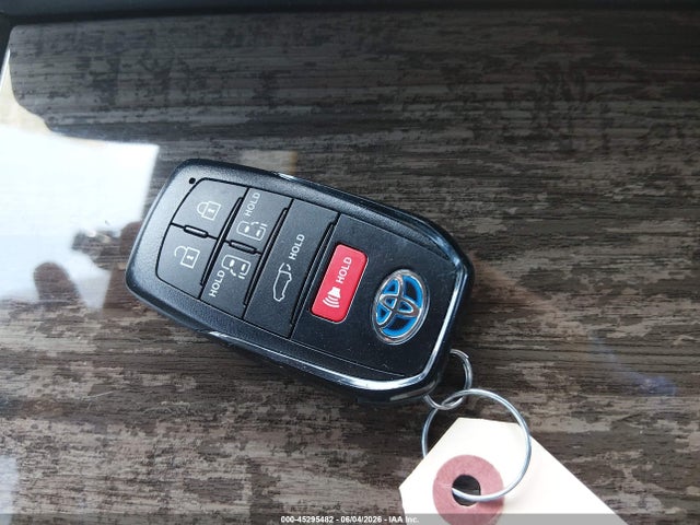Toyota Sienna Platinum 2025 5TDESKFC5SS167855 Image 11