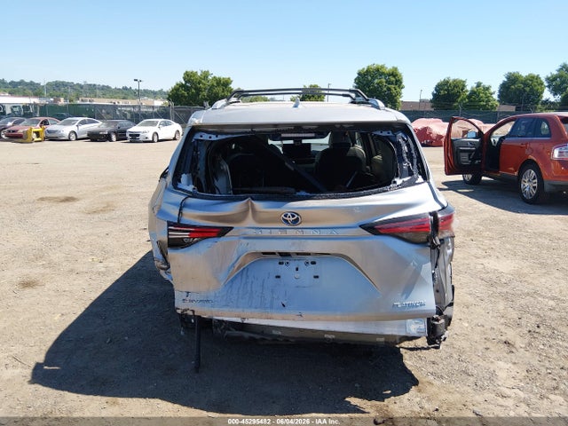 Toyota Sienna Platinum 2025 5TDESKFC5SS167855 Image 17