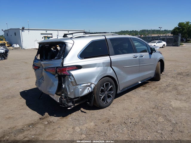 Toyota Sienna Platinum 2025 5TDESKFC5SS167855 Image 4