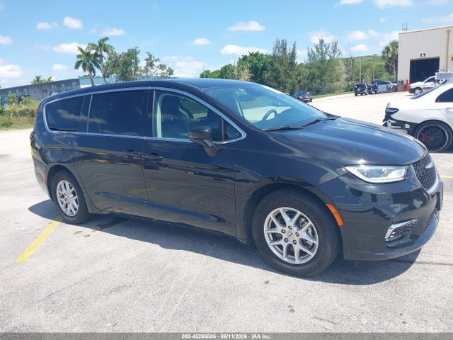 Продаж на аукціоні авто 2023 Chrysler Pacifica Touring L, vin: 2C4RC1BG1PR571981, номер лоту: 45295586