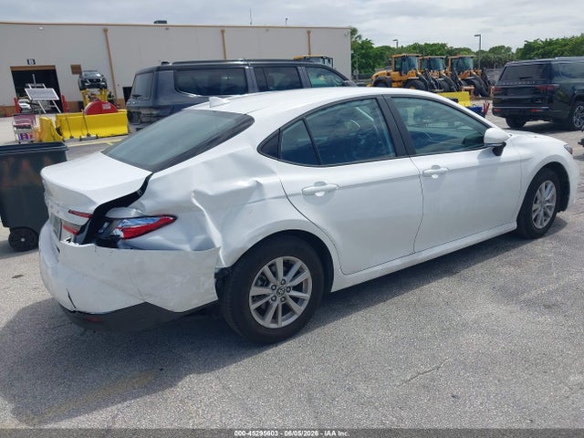 2026 Toyota Camry Le მანქანა იყიდება აუქციონზე, vin: 4T1DAACK2TU247790, აუქციონის ნომერი: 45295603