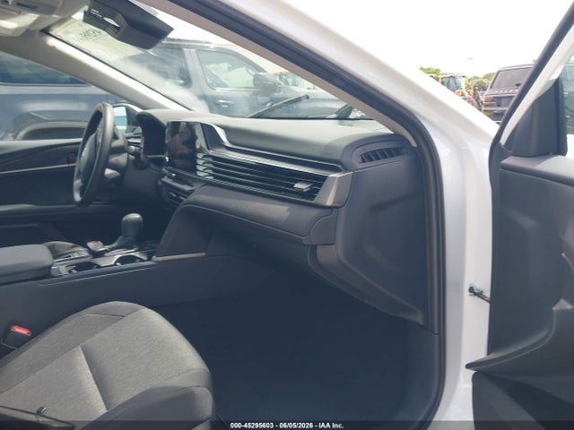 2026 Toyota Camry Le მანქანა იყიდება აუქციონზე, vin: 4T1DAACK2TU247790, აუქციონის ნომერი: 45295603