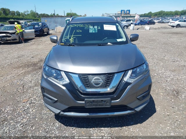 2017 Nissan Rogue Sv მანქანა იყიდება აუქციონზე, vin: KNMAT2MV8HP611944, აუქციონის ნომერი: 45295633