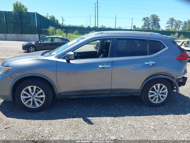 2017 Nissan Rogue Sv მანქანა იყიდება აუქციონზე, vin: KNMAT2MV8HP611944, აუქციონის ნომერი: 45295633