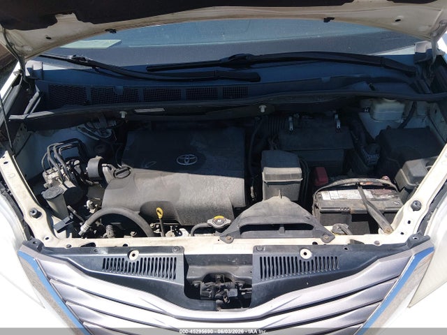 Aukcja sprzedaży 2015 Toyota Sienna Xle Premium 7 Passenger, vin: 5TDDK3DC0FS104611, numer aukcji: 45295690