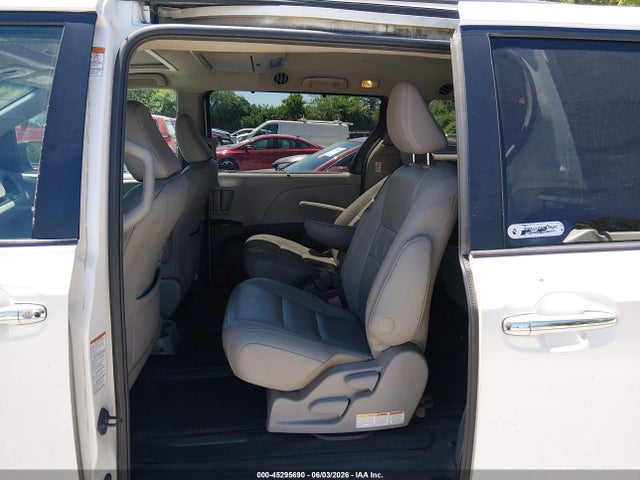 Aukcja sprzedaży 2015 Toyota Sienna Xle Premium 7 Passenger, vin: 5TDDK3DC0FS104611, numer aukcji: 45295690