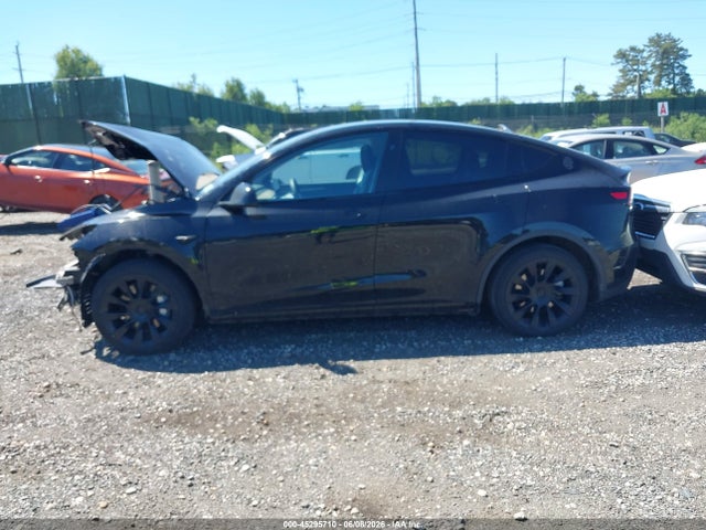 2023 Tesla Model Y Awd/long Range Dual Motor All-wheel Drive მანქანა იყიდება აუქციონზე, vin: 7SAYGDEE5PA179660, აუქციონის ნომერი: 45295710
