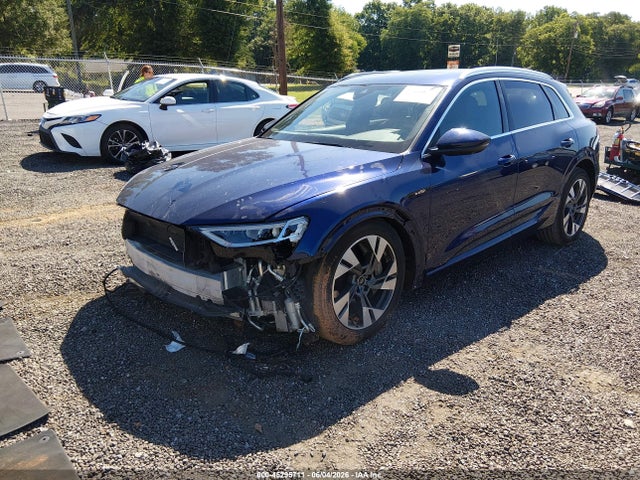Продажа на аукционе авто 2023 Audi E-tron Premium Plus Quattro, vin: WA1LAAGE1PB014550, номер лота: 45295711