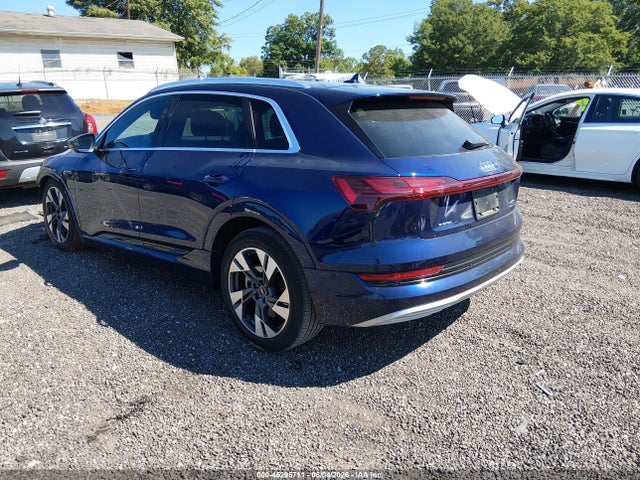 Продажа на аукционе авто 2023 Audi E-tron Premium Plus Quattro, vin: WA1LAAGE1PB014550, номер лота: 45295711