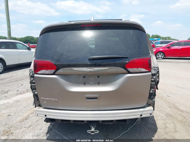 2017 Chrysler Pacifica Touring-l მანქანა იყიდება აუქციონზე, vin: 2C4RC1BG7HR752150, აუქციონის ნომერი: 45295796