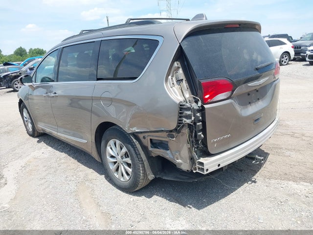 2017 Chrysler Pacifica Touring-l მანქანა იყიდება აუქციონზე, vin: 2C4RC1BG7HR752150, აუქციონის ნომერი: 45295796