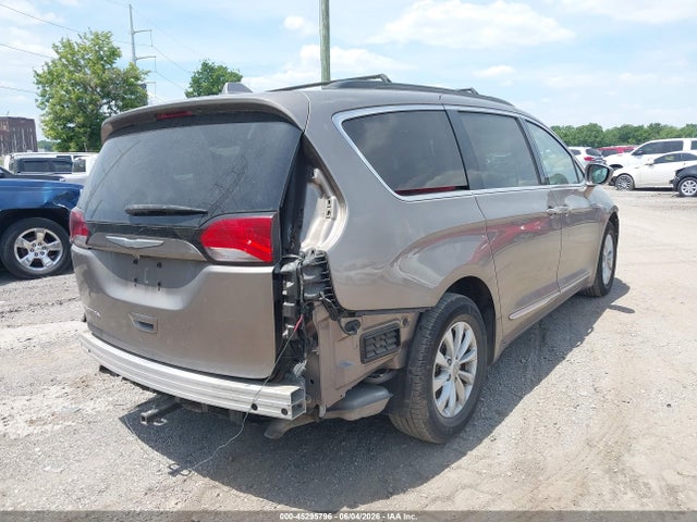 2017 Chrysler Pacifica Touring-l მანქანა იყიდება აუქციონზე, vin: 2C4RC1BG7HR752150, აუქციონის ნომერი: 45295796