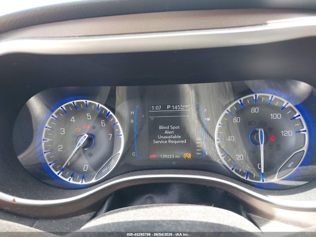 2017 Chrysler Pacifica Touring-l მანქანა იყიდება აუქციონზე, vin: 2C4RC1BG7HR752150, აუქციონის ნომერი: 45295796