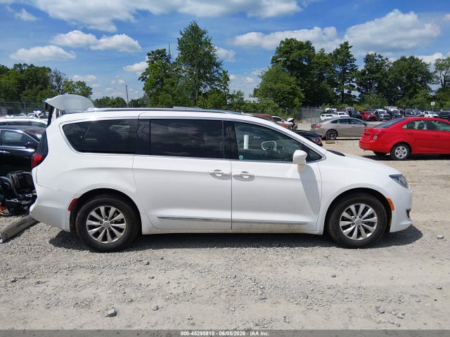 Aukcja sprzedaży 2018 Chrysler Pacifica Touring L, vin: 2C4RC1BG9JR110549, numer aukcji: 45295910