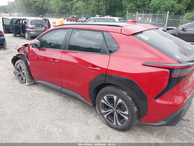 Toyota BZ4X XLE 2024 JTMABACA6RA075589 Image 3