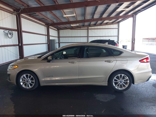 3FA6P0LU4KR115746 Ford Fusion Hybrid Se