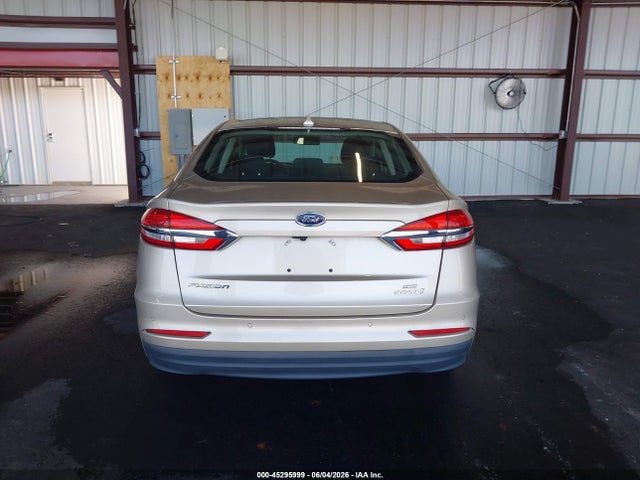 3FA6P0LU4KR115746 Ford Fusion Hybrid Se