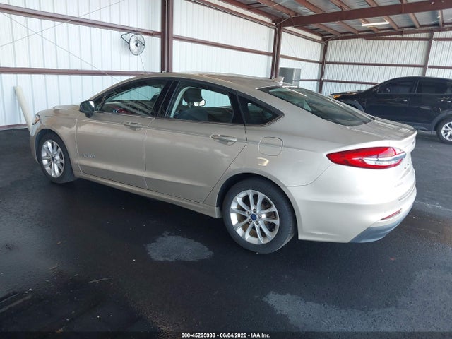 3FA6P0LU4KR115746 Ford Fusion Hybrid Se