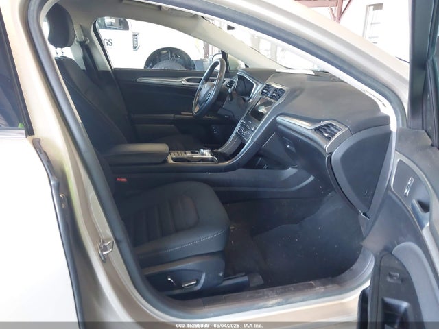 3FA6P0LU4KR115746 Ford Fusion Hybrid Se