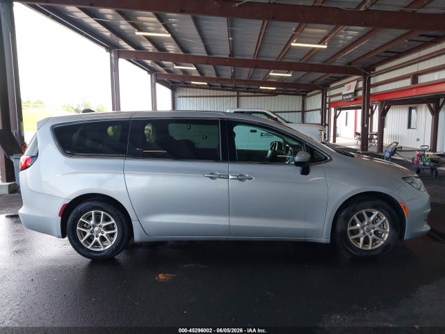 Chrysler Voyager Lx 2022 2C4RC1CG0NR141533 Image 18